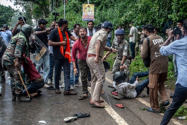 August 10, 2026, Ranchi, India: Police officers use batons on protesters during the demonstration. Students staged a march to the state assembly, amplifying ongoing protests against alleged irregularities in examinations conducted by the Jharkhand Public Service Commission and the Jharkhand Staff Selection Commission. Ranchi India - ZUMAs197 20260810_aaa_s197_064 Copyright: xYousufxSarfarazx