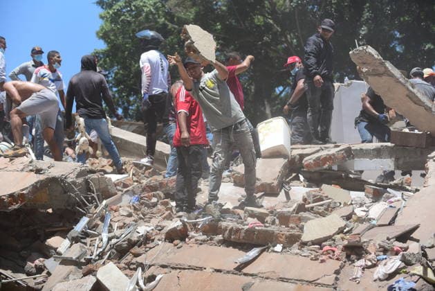 111 killed, 87 injured as magnitude 7.4 earthquake strikes Colombia CALI, COLOMBIA - AUGUST 10: Emergency crews carry out search, rescue and evacuation operations across Cali after a magnitude 7.4 earthquake struck western Colombia, on August 10, 2026 in Cali, Colombia. Preliminary reports indicate that several structures collapsed, buildings and roads were damaged, and some public services were temporarily disrupted. Hospitals activated emergency plans to treat the injured, while technical teams began assessing damaged buildings as authorities warned residents to avoid unsafe structures and remain alert for aftershocks. Edwin Rodriguez Pipicano Anadolu Cali Colombia. Editorial use only. Please get in touch for any other usage.  Copyright: x2026xAnadoluxEdwinxRodriguezxPipicanox