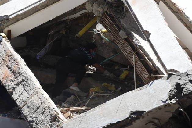 111 killed, 87 injured as magnitude 7.4 earthquake strikes Colombia CALI, COLOMBIA - AUGUST 10: Emergency crews carry out search, rescue and evacuation operations across Cali after a magnitude 7.4 earthquake struck western Colombia, on August 10, 2026 in Cali, Colombia. Preliminary reports indicate that several structures collapsed, buildings and roads were damaged, and some public services were temporarily disrupted. Hospitals activated emergency plans to treat the injured, while technical teams began assessing damaged buildings as authorities warned residents to avoid unsafe structures and remain alert for aftershocks. Edwin Rodriguez Pipicano Anadolu Cali Colombia. Editorial use only. Please get in touch for any other usage.  Copyright: x2026xAnadoluxEdwinxRodriguezxPipicanox