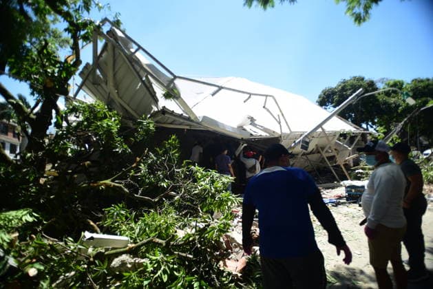 111 killed, 87 injured as magnitude 7.4 earthquake strikes Colombia CALI, COLOMBIA - AUGUST 10: Emergency crews carry out search, rescue and evacuation operations across Cali after a magnitude 7.4 earthquake struck western Colombia, on August 10, 2026 in Cali, Colombia. Preliminary reports indicate that several structures collapsed, buildings and roads were damaged, and some public services were temporarily disrupted. Hospitals activated emergency plans to treat the injured, while technical teams began assessing damaged buildings as authorities warned residents to avoid unsafe structures and remain alert for aftershocks. Edwin Rodriguez Pipicano Anadolu Cali Colombia. Editorial use only. Please get in touch for any other usage.  Copyright: x2026xAnadoluxEdwinxRodriguezxPipicanox