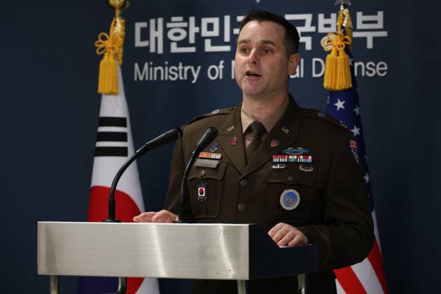 South Korea and USA hold joint briefing on 2026 freedom shield military exercise in South Korea U.S. Army Col. Ryan Donald, public affairs director of the United Nations Command, Combined Forces Command and United States Forces Korea, answers a question from reporters during a joint press briefing on the 2026 Freedom Shield (FS) exercise at the Ministry of National Defense in Seoul, South Korea, on August 10, 2026. Seoul South Korea  Copyright: xMatrixxImages JungxUi-Chelx