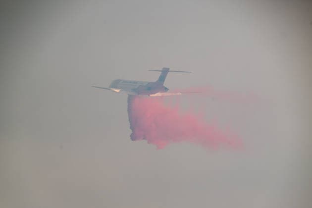 California s Timber Fire of wildfire in Big Sur BIG SUR, CALIFORNIA - AUG 10: A fire plane in operational as Timber Fire of wildfire continues in Big Sur of California, United States on August 10, 2026. Tayfun Coskun Anadolu California United States. Editorial use only. Please get in touch for any other usage.  Copyright: x2026xAnadoluxTayfunxCoskunx