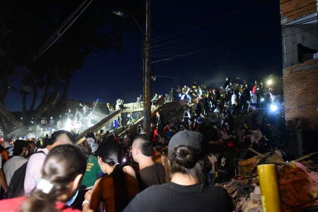 132 killed, 570 injured as magnitude 7.4 earthquake strikes Colombia CALI, COLOMBIA - AUGUST 10: Citizens and emergency response teams continue working to save lives and find the bodies of those who remain missing after a powerful earthquake struck Colombia, killing at least 18 people and causing widespread damage in Cali, Colombia, on August 10, 2026. According to the latest official report, the magnitude 7.4 earthquake has so far left 132 people dead and 570 injured nationwide, in addition to 1,575 homes affected and 61 buildings collapsed. In Cali, authorities have reported 188 people missing, while search and rescue operations continue in different parts of the city. Edwin Rodriguez Pipicano Anadolu Cali Colombia. Editorial use only.  Copyright: x2026xAnadoluxEdwinxRodriguezxPipicanox