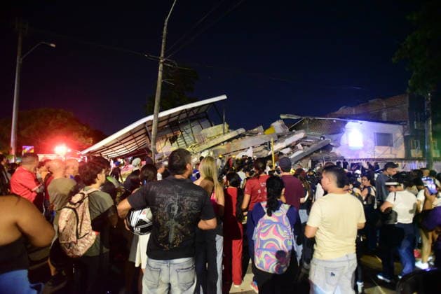 132 killed, 570 injured as magnitude 7.4 earthquake strikes Colombia CALI, COLOMBIA - AUGUST 10: Citizens and emergency response teams continue working to save lives and find the bodies of those who remain missing after a powerful earthquake struck Colombia, killing at least 18 people and causing widespread damage in Cali, Colombia, on August 10, 2026. According to the latest official report, the magnitude 7.4 earthquake has so far left 132 people dead and 570 injured nationwide, in addition to 1,575 homes affected and 61 buildings collapsed. In Cali, authorities have reported 188 people missing, while search and rescue operations continue in different parts of the city. Edwin Rodriguez Pipicano Anadolu Cali Colombia. Editorial use only.  Copyright: x2026xAnadoluxEdwinxRodriguezxPipicanox