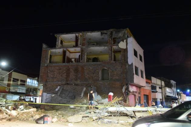 132 killed, 570 injured as magnitude 7.4 earthquake strikes Colombia CALI, COLOMBIA - AUGUST 10: Citizens and emergency response teams continue working to save lives and find the bodies of those who remain missing after a powerful earthquake struck Colombia, killing at least 18 people and causing widespread damage in Cali, Colombia, on August 10, 2026. According to the latest official report, the magnitude 7.4 earthquake has so far left 132 people dead and 570 injured nationwide, in addition to 1,575 homes affected and 61 buildings collapsed. In Cali, authorities have reported 188 people missing, while search and rescue operations continue in different parts of the city. Edwin Rodriguez Pipicano Anadolu Cali Colombia. Editorial use only.  Copyright: x2026xAnadoluxEdwinxRodriguezxPipicanox