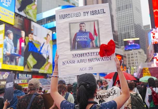 Rally for Anas Al-Sharif and the journalists of Gaza in New York NEW YORK, UNITED STATES - AUGUST 10: Protesters holding banners and Palestinian flags march to Times Square after picketing The New York Times to demand justice for Palestinian journalist Anas Al-Sharif and all journalists killed in Gaza by Israel, on August 10, 2026, in New York City, United States. Selcuk Acar Anadolu New York United States. Editorial use only. Please get in touch for any other usage.  Copyright: x2026xAnadoluxSelcukxAcarx