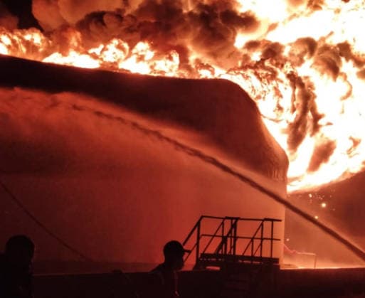 Fire breaks out at an oil depot in Tripoli??????? TRIPOLI, LIBYA - AUGUST 11: (----EDITORIAL USE ONLY - MANDATORY CREDIT - LIBYAN NATIONAL SAFETY AUTHORITY HANDOUT - NO MARKETING NO ADVERTISING CAMPAIGNS - DISTRIBUTED AS A SERVICE TO CLIENTS----) Firefighters and emergency services respond to a blaze that broke out at an oil depot in Zawiya, where clashes between armed groups have intensified in recent days, west of Tripoli, Libya, on August 11, 2026. Libyan National Safety Authority Handout Anadolu Tripoli Libya. Editorial use only. Please get in touch for any other usage.  Copyright: x2026xAnadoluxLibyanxNationalxSafetyxAuthorityx xHandoutx