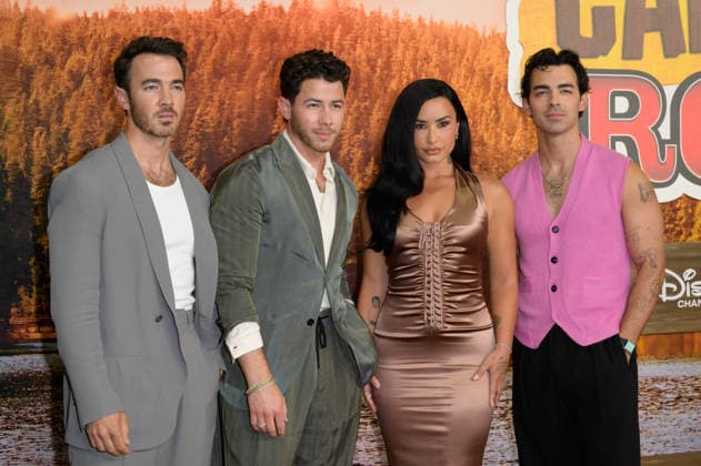 BURBANK, USA, August 10, 2026: Kevin Jonas, Nick Jonas, Demi Lovato, and Joe Jonas at the world premiere of Disney s *Camp Rock 3* at the Walt Disney Studio Lot. Photo by Paul Smith, Featureflash 458817, August 10, 2026, Burbank, CA  Copyright: xPaulxSmithx xFeaturesxFlashx xStarfacex STAR_458817_026
