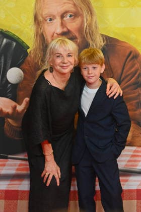 Rita FALK (Autorin), Pelle KUEFFNER, Weltpremiere STECKERLFISCHFIASKO am 10.08.20226 im Mathaeser Kino in Muenchen. Roter Teppich,Red Carpet. *** Rita FALK, writer; Pelle KUEFFNER; world premiere of *STECKERLFISCHFIASKO* on August 10, 20226, at the Mathaeser Kino in Munich; red carpet
