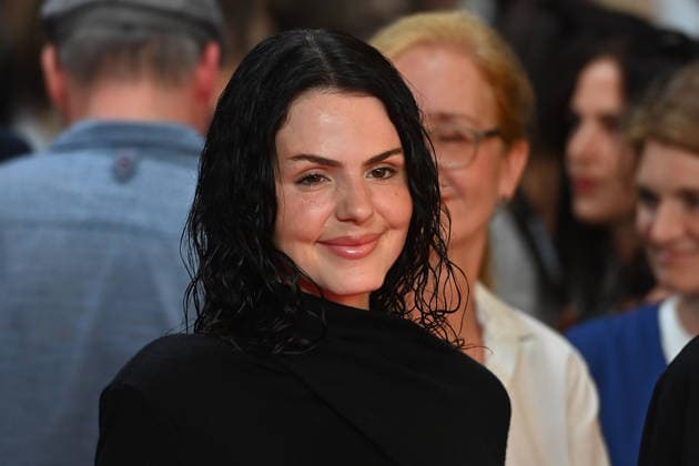 Ruby O. FEE (Schauspielerin), Einzelbild,angeschnittenes Einzelmotiv,Portraet,Portrait,Porträt. Weltpremiere STECKERLFISCHFIASKO am 10.08.20226 im Mathaeser Kino in Muenchen. Roter Teppich,Red Carpet. *** Ruby O FEE, actress; single frame; cropped close-up; portrait; World Premiere of *STECKERLFISCHFIASKO* on August 10, 20226, at the Mathäuser Kino in Munich; red carpet