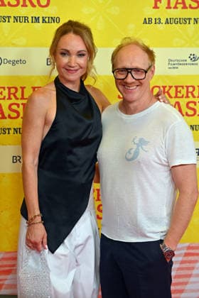 Lisa Maria POTTHOFF (Schauspielerin), Simon SCHWARZ (Schauspieler), Weltpremiere STECKERLFISCHFIASKO am 10.08.20226 im Mathaeser Kino in Muenchen. Roter Teppich,Red Carpet. *** Lisa Maria POTTHOFF, actress; Simon SCHWARZ, actor; World premiere of *STECKERLFISCHFIASKO* on August 10, 20226, at the Mathaeser Kino in Munich; Red Carpet