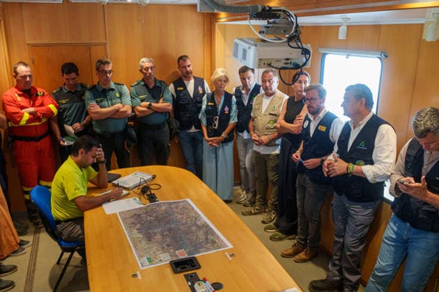 More than 500 personnel are fighting the fire in Niebla, Huelva. The First Vice President and Minister of the Presidency, Health, and Emergencies, Antonio Sanz 2d, along with the acting Government Delegate for Andalusia, Francisco Toscano 3d, is chairing the coordination meeting at the Forward Command Post for the Niebla, Huelva, wildfire. August 11, 2026, in Niebla, Huelva, Andalusia, Spain. More than 500 personnel from the Military Emergency Unit (UME) and the Civil Guard are now participating in efforts to extinguish the forest fire in Niebla, Huelva, following a further expansion of the human and material resources allocated to this operation. Additionally, the UME has added four new bulldozers that will be deployed throughout Tuesday,  Copyright: xFranciscoxJ.xOlmox 7709398