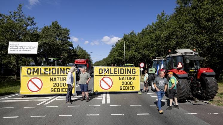 WIERDEN - Farmers are blocking the N35 between Wierden and Nijverdal during a protest against the cabinet s nitrogen measures. VINCENT JANNINK ANP netherlands out - belgium out  Copyright: xx x565257490x originalFilename: 565257490.jpg