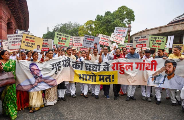 NDA leaders march, stage protest at Parliament™s Makar Dwar over Ranchi student protest New Delhi, Aug 11 (ANI): NDA leaders take out a march and stage a protest at Makar Dwar of Parliament over alleged police action against protesting students in Ranchi, Jharkhand, during the ongoing Monsoon Session, in New Delhi on Tuesday. New Delhi Delhi India Copyright: xANIx ANI_20260811073