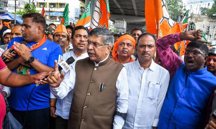 Protest Over Irregularities in the Recruitment Examinations in Ranchi Ranchi, Aug 11 (ANI): BJP Jharkhand President Aditya Sahu speaks to the media during the statewide Jharkhand Bandh and BJP workers protest over the alleged irregularities in recruitment examinations, in Ranchi on Tuesday. Ranchi Jharkhand India Copyright: xANIx ANI_20260811103