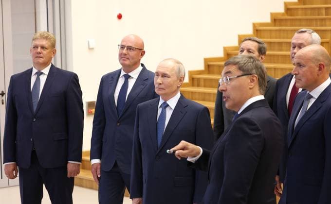 Russian President Putin Visits Novosibirsk State University Center Russian President Vladimir Putin visits a specialized scientific and educational center at Novosibirsk State University during a visit to the Novosibirsk region, Russia, on August 11, 2026. Putin toured the facilities, spoke with students, postgraduate students and young scientists, and viewed a presentation on the university’s new campus. Russian President official apaimages Russia Russia Russian Federation 110826_Russia_RPO_00(1) Copyright: xapaimagesxRussianxPresidentxxofficialx xapaimagesx