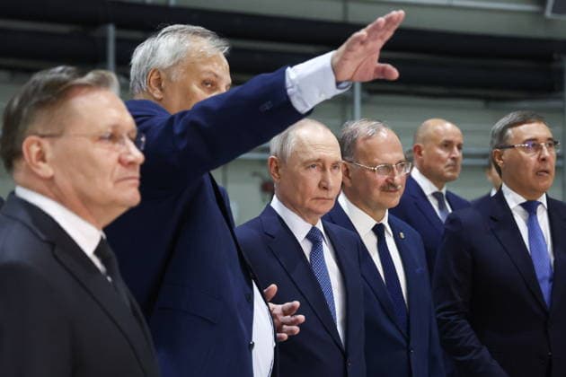 RUSSIA, NOVOSIBIRSK - AUGUST 11, 2026: Russia s President Vladimir Putin (C) visits Shared Research Facility of the Siberian Ring Source of Photons (SKIF). Pictured L-R: Alexei Likhachev, Director General of the Rosatom State Atomic Energy Corporation, Pavel Logachev, Director of Budker Institute of Nuclear Physics of the Siberian Branch of the Russian Academy of Sciences, Valery Bukhtiyarov, Director of Boreskov Institute of Catalysis of the Siberian Branch of the Russian Academy of Sciences; pictured R: Russia s Science and Higher Education Minister Valery Falkov Novosibirsk Russia  - ZUMAt113 20260811_zaa_t113_213 Copyright: xSergeixFadeichevx
