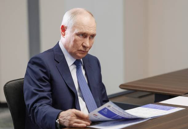 Russia Putin Siberian Federal District 9220611 11.08.2026 Russian President Vladimir Putin meets with Novosibirsk Region Governor Andrei Travnikov in Novosibirsk, Russia. Gavriil Grigorov Sputnik Novosibirsk Region Russia  Copyright: xGavriilxGrigorovx