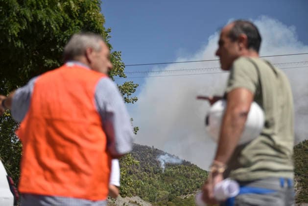 The wildfire in Las Penas de Riglos, Huesca, continues to spread, with 3,500 hectares burned and more than 500 people evacuated. View of the wildfire in Las Penas de Riglos on August 11, 2026, in Las Penas de Riglos, Hoya de Huesca, Huesca, Aragon, Spain. The wildfire that began on Monday, August 10, in the municipality of Las Penas de Riglos, Huesca, continues to spread on Tuesday, with some 3,500 hectares burned and a total of 156 people evacuated. This morning, the evacuation of Bailo, Alastuey, and Larués was ordered. AUGUST 11, 2026. Veró, Huesca, Aragon, Huesca, Aragon, Spain  Copyright: xVeronicaxLacasax 7709896