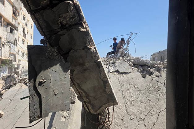 Palestinians Clear Rubble to Return to Destroyed Homes in Khan Younis Palestinians clear rubble from their destroyed homes in Khan Younis refugee camp in the southern Gaza Strip, on August 11, 2026, as they prepare to move their tents to the area amid continued rubble accumulation and delays in debris removal and reconstruction. Families say overcrowding and the spread of insects and rodents in displacement areas have prompted them to try to return to the sites of their destroyed homes. Photo by Tariq Mohammad APA Images Khan Yunis Gaza Strip Palestinian Territory 110826_Khan_Yunis_TM_01(13) Copyright: xapaimagesxTariqxMohammad xapaimagesx