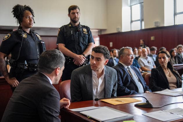 Luigi Mangione, accused of killing Brian Thompson, the CEO of UnitedHealthcare, attends a pre-trial appearance at Manhattan Criminal Court, in New York City, on Tuesday, August 11, 2026. Pool  NYX20260811205 DAVIDxDEExDELGADO