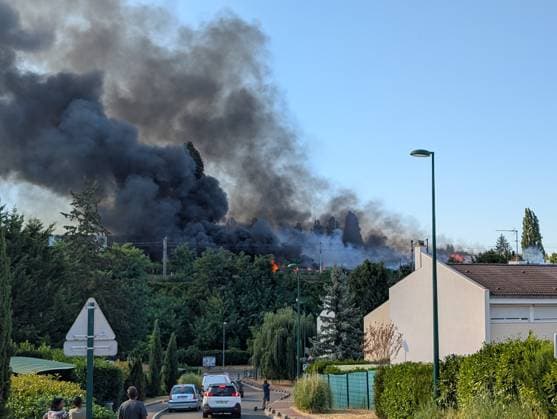 Major fire broke near Roissy-CDG Airport in Paris PARIS, FRANCE - AUGUST 11: A view of smoke after a fire broke in Louvres, near Roissy-CDG Airport, north of Paris, France on August 11, 2026. The fire led to the temporary closure of two of the airport’s runways. Rail and road traffic was partially disrupted. In total, nearly 110 firefighters were deployed and, according to initial reports, at least several dozen vehicles were destroyed by the flames. Luc Auffret Anadolu Paris France. Editorial use only. Please get in touch for any other usage.  Copyright: x2026xAnadoluxLucxAuffretx