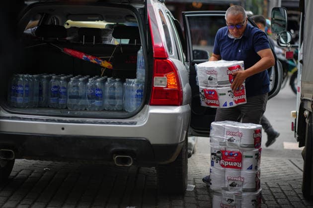 Colombians deliver donations for earthquake victims in Bogota BOGOTA, COLOMBIA – AUGUST 11, 2026: A man unloads humanitarian aid from his car at a collection center operated by the Colombian Red Cross in Bogota, Colombia, on August 11, 2026. The donations will be sent to communities affected by the earthquake that struck Colombia on August 10, causing damage and affecting several cities across the country. Andres Acero Anadolu Bogota Colombia. Editorial use only. Please get in touch for any other usage.  Copyright: x2026xAnadoluxAndresxAcerox