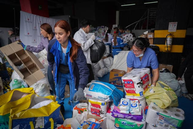 Colombians deliver donations for earthquake victims in Bogota BOGOTA, COLOMBIA – AUGUST 11, 2026: People sort humanitarian aid at a collection center operated by the Colombian Red Cross in Bogota, Colombia, on August 11, 2026. The donations will be sent to communities affected by the earthquake that struck Colombia on August 10, causing damage and affecting several cities across the country. Andres Acero Anadolu Bogota Colombia. Editorial use only. Please get in touch for any other usage.  Copyright: x2026xAnadoluxAndresxAcerox