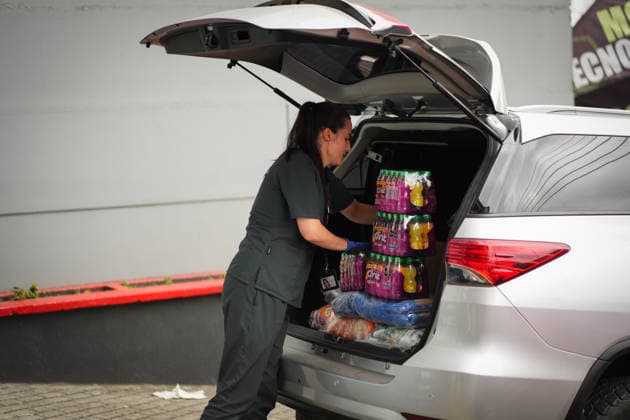 Colombians deliver donations for earthquake victims in Bogota BOGOTA, COLOMBIA – AUGUST 11, 2026: A woman unloads humanitarian aid from a car at a collection center operated by the Colombian Red Cross in Bogota, Colombia, on August 11, 2026. The donations will be sent to communities affected by the earthquake that struck Colombia on August 10, causing damage and affecting several cities across the country. Andres Acero Anadolu Bogota Colombia. Editorial use only. Please get in touch for any other usage.  Copyright: x2026xAnadoluxAndresxAcerox