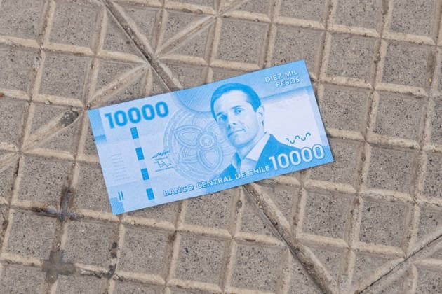 Michael Clark, Sartor Case in Santiago - 11 Aug 2026 A view of a paper with the design of the $10,000 national bill with the face of Michael Clark. The manager of Sartor Finance Group, and former president of azul-azul, Michael Clark, appears in the 4th local police court for formalization for his alleged link with the economic crimes of the so-called Sartor Case, which would be: disloyal administration, fraud, money laundering, fraud by omission, acquisition of shares and delivery of false information to the market. Santiago Chile Copyright: xSebastianxNancox xSOPAximagesx SNANCO_014