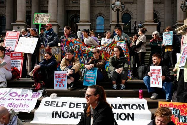 Protesters rally against proposed prison reform bill in Melbourne MELBOURNE, AUSTRALIA AUGUST 12, 2026: Hundreds of people gather in Melbourne to protest the Victorian Government s Corrections Amendment Bill 2026, legislation critics have dubbed the No Air in Prison Bill. The proposed law follows a 2026 Supreme Court of Victoria ruling concerning prisoners statutory right to spend at least one hour each day in the open air. Human rights organisations, legal groups and community advocates argue the bill would make access to outdoor time subject to operational considerations, raising concerns about the rights and welfare of people in custody. Melbourne Australia Copyright: x xYexMyoxKhantx xJNAxPressx