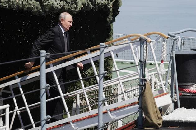 Russia Putin Far Eastern Federal District 9220814 12.08.2026 Russian President Vladimir Putin arrives aboard the Guards missile cruiser Varyag during the final stage of the Pacific Fleet s exercises off the coast of Sakhalin region, Russia. Gavriil Grigorov Sputnik Sakhalin Region Russia  Copyright: xGavriilxGrigorovx
