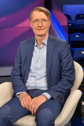 Karl Lauterbach in der ARD-Talkshow maischberger im Studio Berlin Adlershof. Berlin, 11.08.2026 *** Karl Lauterbach on the ARD talk show *maischberger* at the studio in Berlin-Adlershof, Berlin, August 11, 2026 Foto:xM.xBehrensx xFuturexImagex maischberger1108_6831