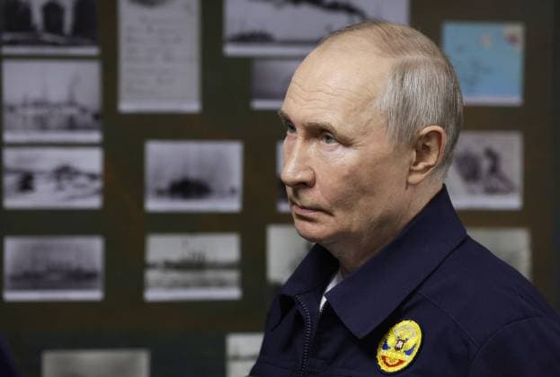 Russia Putin Far Eastern Federal District 9220822 12.08.2026 Russian President Vladimir Putin visits the Guards missile cruiser Varyag during the final stage of the Pacific Fleet s exercises off the coast of Sakhalin region, Russia. Gavriil Grigorov Sputnik Sakhalin Region Russia  Copyright: xGavriilxGrigorovx