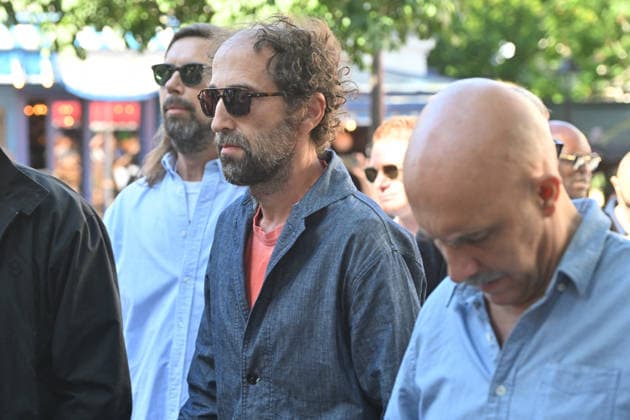 Thomas Bangalter of Daft Punk and Pedro Winter: Funeral of Vincent Belorgey, alias Kavinsky, at the Church of Saint Pierre de Montmartre on August 12, 2026. Christian Liewig, Bestimage: Funeral of Vincent Belorgey, alias Kavinsky, at the Church of Saint Pierre de Montmartre on August 12, 2026, Paris, France  Copyright: xChristianxLiewigx xBestimagexChristianxLiewigx xBestimagex