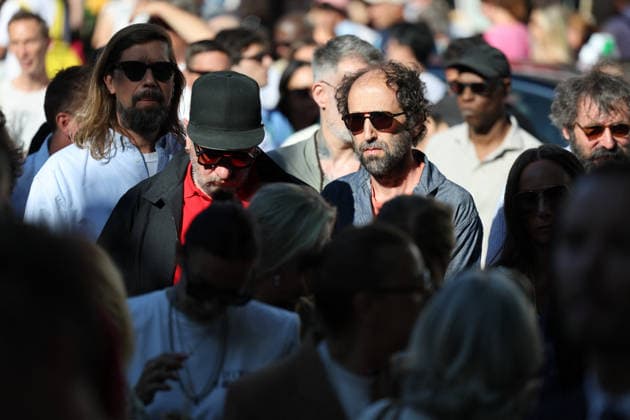 French DJ Kavinsky Funeral in Montmartre - Paris Thomas Bangalter (Daft Punk) arriving to the funeral ceremony for French DJ Vincent Belorgey, better known by his stage name Kavinsky at Saint-Pierre-de-Montmartre Church, perched atop Montmartre hill in the 18th arrondissement of Paris, France on August 12, 2026. Photo by Raphael Lafargue ABACAPRESS.COM Paris Ile-de-France France  Copyright: xLafarguexRaphael ABACAx
