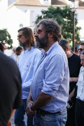 French DJ Kavinsky Funeral in Montmartre - Paris Quentin Dupieux arriving to the funeral ceremony for French DJ Vincent Belorgey, better known by his stage name Kavinsky at Saint-Pierre-de-Montmartre Church, perched atop Montmartre hill in the 18th arrondissement of Paris, France on August 12, 2026. Photo by Raphael Lafargue ABACAPRESS.COM Paris Ile-de-France France  Copyright: xLafarguexRaphael ABACAx