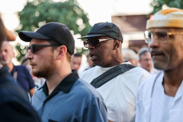 French DJ Kavinsky Funeral in Montmartre - Paris Oxmo Puccino arriving to the funeral ceremony for French DJ Vincent Belorgey, better known by his stage name Kavinsky at Saint-Pierre-de-Montmartre Church, perched atop Montmartre hill in the 18th arrondissement of Paris, France on August 12, 2026. Photo by Raphael Lafargue ABACAPRESS.COM Paris Ile-de-France France  Copyright: xLafarguexRaphael ABACAx