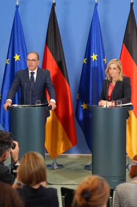 Pressekonferenz mit Bundesministerin Warken und Innenminister Dobrindt zur Reform des Rechts der Nachrichtendienste Bundesinnenminister Alexander Dobrindt gemeinsam mit Bundesministerin Nina Warken bei der Pressekonferenz im Nachgang der Sitzung des Bundeskabinett zur Reform des Rechts der Nachrichtendienste im Bundeskanzleramt, Berlin, 12.08.2026 Berlin Berlin Deutschland *** Press Conference with Federal Minister Warken and Interior Minister Dobrindt on the Reform of Intelligence Service Legislation Federal Interior Minister Alexander Dobrindt alongside Federal Minister Nina Warken at the press conference following the Federal Cabinet meeting on the reform of intelligence service legislation at the Federal Chancellery, Berlin, August 12,