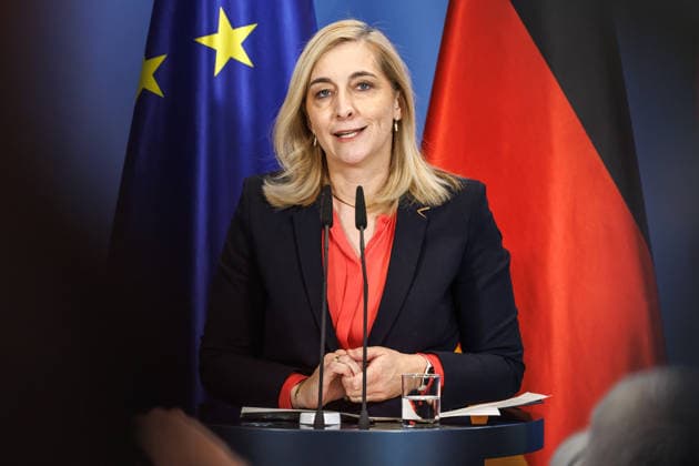 Pressekonferenz mit Bundesministerin Nina Warken und Bundesminister Alexander Dobrindt zur Reform des Rechts der Nachrichtendienste im Bundeskanzleramt in Berlin am 12. August 2026. Bundesministerin Nina Warken spricht zu den Anwesenden. Berlin Berlin Deutschland Kanzleramt *** Press conference with Federal Minister Nina Warken and Federal Minister Alexander Dobrindt on the reform of intelligence service law at the Federal Chancellery in Berlin on August 12, 2026. Federal Minister Nina Warken addresses those in attendance. Berlin, Berlin, Germany, Federal Chancellery