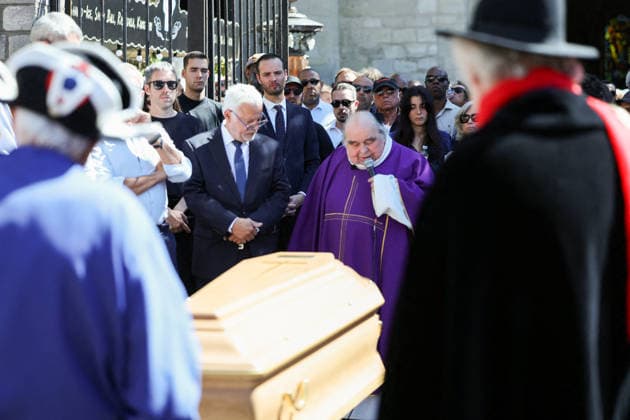 French DJ Kavinsky Funeral in Montmartre - Paris The Priest during the funeral ceremony for French DJ Vincent Belorgey, better known by his stage name Kavinsky at Saint-Pierre-de-Montmartre Church, perched atop Montmartre hill in the 18th arrondissement of Paris, France on August 12, 2026. Photo by Raphael Lafargue ABACAPRESS.COM Paris Ile-de-France France  Copyright: xLafarguexRaphael ABACAx