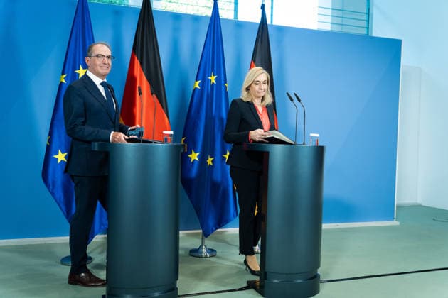 Nina Warken, Alexander Dobrindt, zur Reform des Rechts der Nachrichtendienste Berlin, Bundeskanzleramt, Pressekonferenz, Bundesministerin, Nina Warken, Bundesinnenminister, Alexander Dobrindt Berlin Berlin GER *** Nina Warken, Alexander Dobrindt, on the reform of intelligence service law; Berlin, Federal Chancellery, press conference; Federal Minister Nina Warken, Federal Minister of the Interior Alexander Dobrindt; Berlin, Berlin, GER