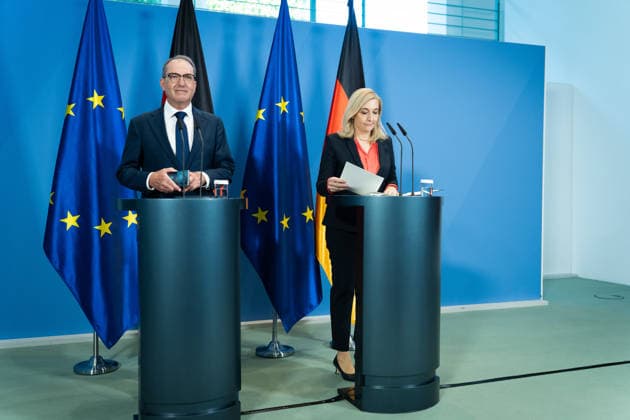 Nina Warken, Alexander Dobrindt, zur Reform des Rechts der Nachrichtendienste Berlin, Bundeskanzleramt, Pressekonferenz, Bundesministerin, Nina Warken, Bundesinnenminister, Alexander Dobrindt Berlin Berlin GER *** Nina Warken, Alexander Dobrindt, on the reform of intelligence service law; Berlin, Federal Chancellery, press conference; Federal Minister Nina Warken, Federal Minister of the Interior Alexander Dobrindt; Berlin, Berlin, GER