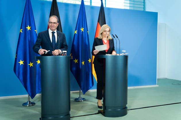 Nina Warken, Alexander Dobrindt, zur Reform des Rechts der Nachrichtendienste Berlin, Bundeskanzleramt, Pressekonferenz, Bundesministerin, Nina Warken, Bundesinnenminister, Alexander Dobrindt Berlin Berlin GER *** Nina Warken, Alexander Dobrindt, on the reform of intelligence service law; Berlin, Federal Chancellery, press conference; Federal Minister Nina Warken, Federal Minister of the Interior Alexander Dobrindt; Berlin, Berlin, GER