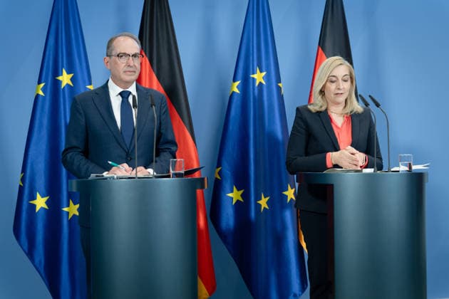 Nina Warken, Alexander Dobrindt, zur Reform des Rechts der Nachrichtendienste Berlin, Bundeskanzleramt, Pressekonferenz, Bundesministerin, Nina Warken, Bundesinnenminister, Alexander Dobrindt Berlin Berlin GER *** Nina Warken, Alexander Dobrindt, on the reform of intelligence service law; Berlin, Federal Chancellery, press conference; Federal Minister Nina Warken, Federal Minister of the Interior Alexander Dobrindt; Berlin, Berlin, GER