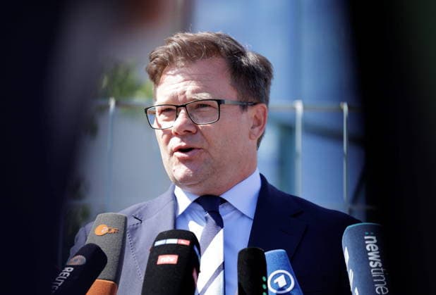 Pressekonferenz nach Kabinettssitzung, Carsten Schneider, Bundesminister für Umwelt, Klimaschutz, Naturschutz und nukleare Sicherheit , Deutschland, Berlin, Bundeskanzleramt, Das Bundeskabinett befasst sich in seiner 55. Sitzung am 12. August 2026 unter anderem mit dem Gesetzentwurf zur Einführung einer Frühstartrente. *** Press Conference Following the Cabinet Meeting, Carsten Schneider, Federal Minister for the Environment, Climate Action, Nature Conservation, and Nuclear Safety, Germany, Berlin, Federal Chancellery, At its 55th meeting on August 12, 2026, the Federal Cabinet will address, among other things, the draft bill to introduce an early retirement pension