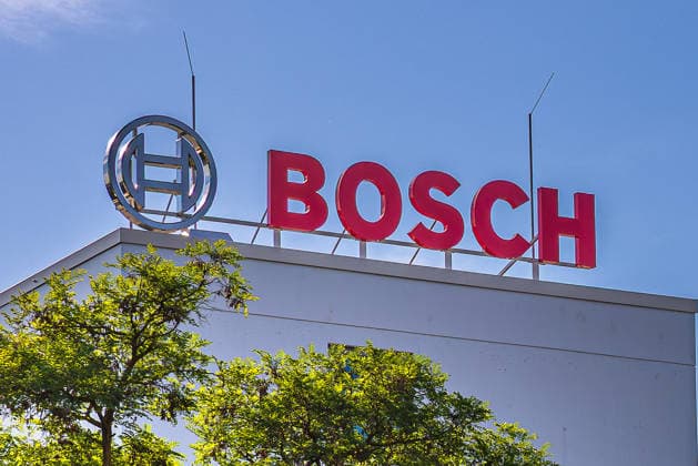 Bosch-Werk, Nürnberg, 11.08.2026 Firmenlogo und Schriftzug von Bosch auf dem Dach des Werk in Nürnberg. Nürnberg Bayern Deutschland