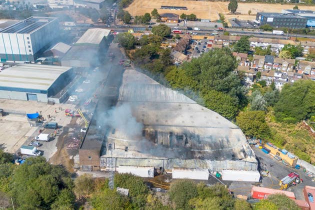 August 12, 2026, London, London, UK: London, UK. Emergency services battle a fire in Barking, east London. Around 100 firefighters and 15 fire engines responded to a fire at an industrial estate unit on Ripple Road. London UK  - ZUMAl94_ 20260812_zaf_l94_024 Copyright: xMarcinxNowakx