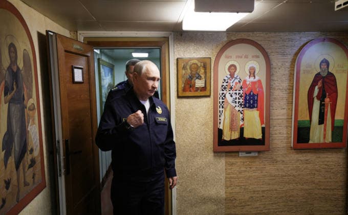 August 12, 2026, Korsakov, Sakhalin Oblast, Russia: Russian President Vladimir Putin, visits the Orthodox Christian chapel aboard the Russian Navy Slava-class missile cruiser RF Varyag, August 12, 2026 in Korsakov, Sakhalin Oblast, Russia. Putin is visiting the remote island in the Russian Far East to view the Pacific Fleet naval exercises. Korsakov Russia - ZUMAp138 20260812_zaa_p138_011 Copyright: xGavriilxGrigorov RussianxGovernmx