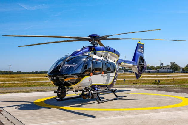 Polizeihubschraubern vom Typs Airbus H145 in den Dienst gestellt worden Der neue Polizeihubschrauber Airbus H145, Funkrufname Phoenix 95, steht vor dem Hangar. Flughafen Hannover-Langenhagen Polizeihubschrauberstaffel Niede Niedersachsen, Region Hannover Germany *** Airbus H145 police helicopters have been put into service. The new Airbus H145 police helicopter, call sign Phoenix 95, is parked in front of the hangar at Hannover Langenhagen Airport, Niede Police Helicopter Squadron, Lower Saxony, Hannover region, Germany